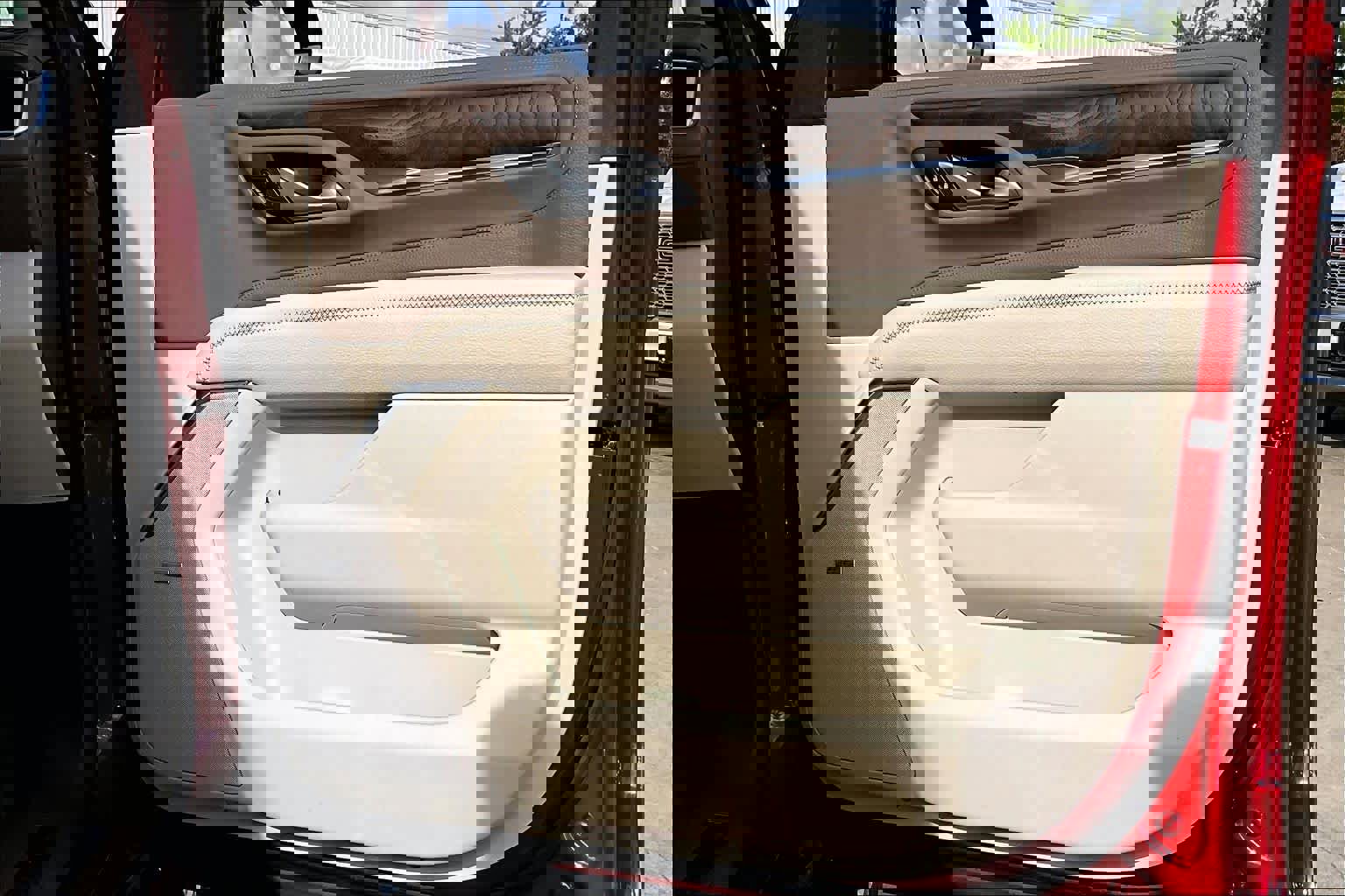 Used 2022 GMC Yukon Denali w/ Denali Premium Package image 23