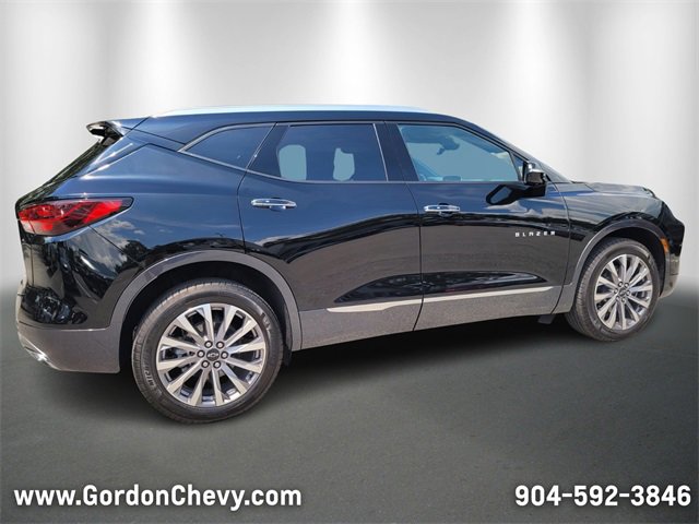 Used 2025 Chevrolet Blazer Premier w/ Driver Confidence II Package image 5