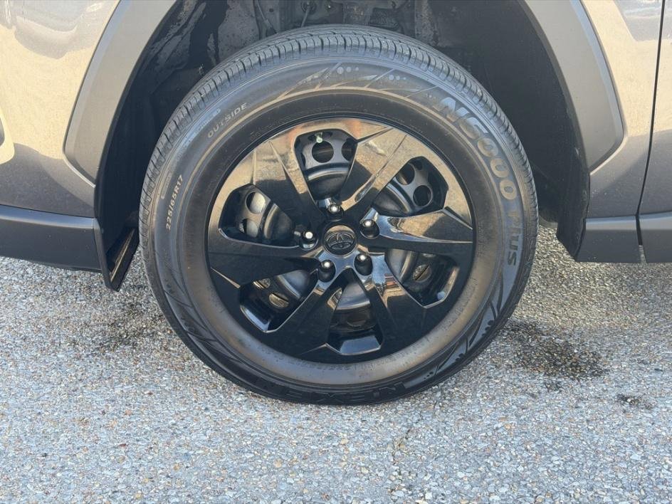 Used 2019 Toyota RAV4 LE image 9