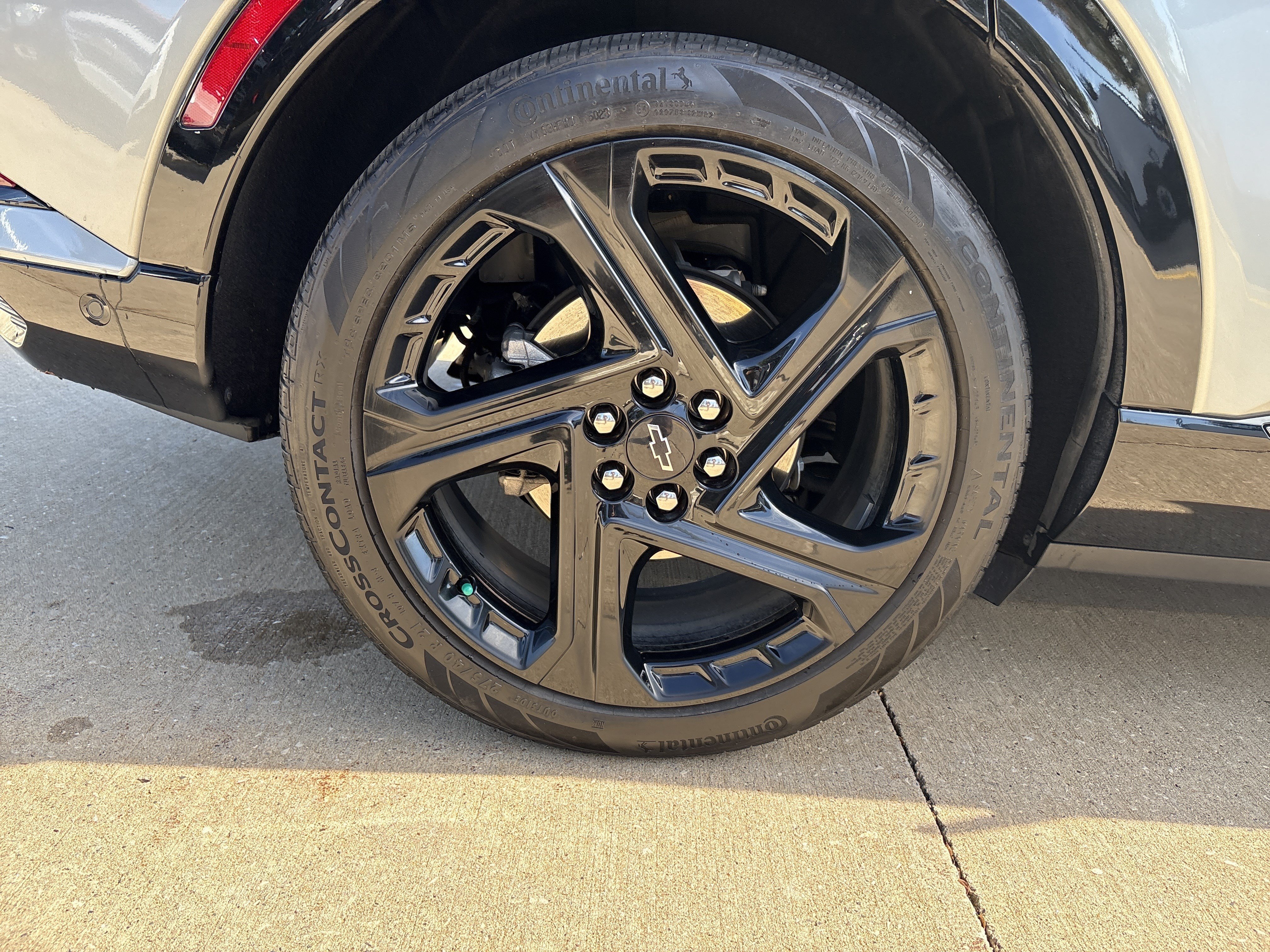 Used 2024 Chevrolet Equinox EV RS FWD image 9