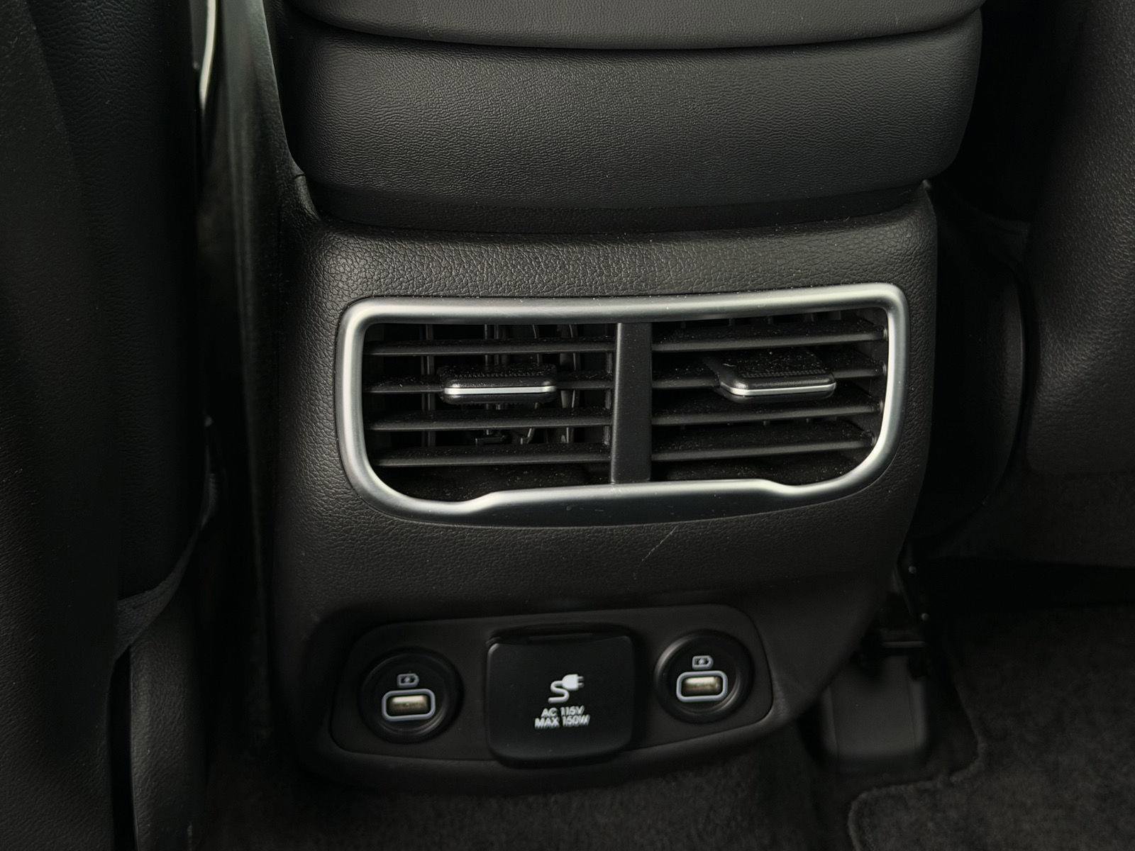 Used 2023 Hyundai Santa Fe Limited AWD/4WD image 7