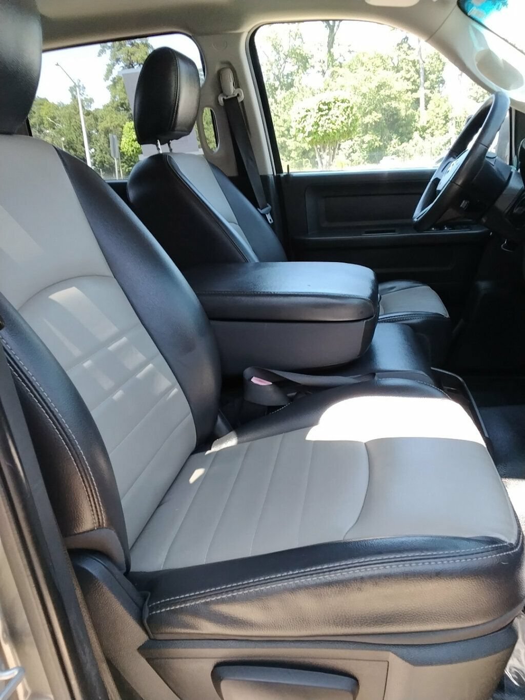 Used 2011 RAM 1500 ST w/ Protection Group AWD/4WD image 12