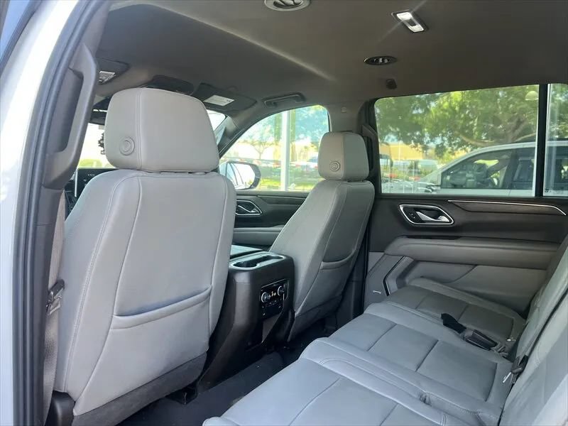 Used 2022 Chevrolet Suburban Z71 w/ Luxury Package AWD/4WD image 12