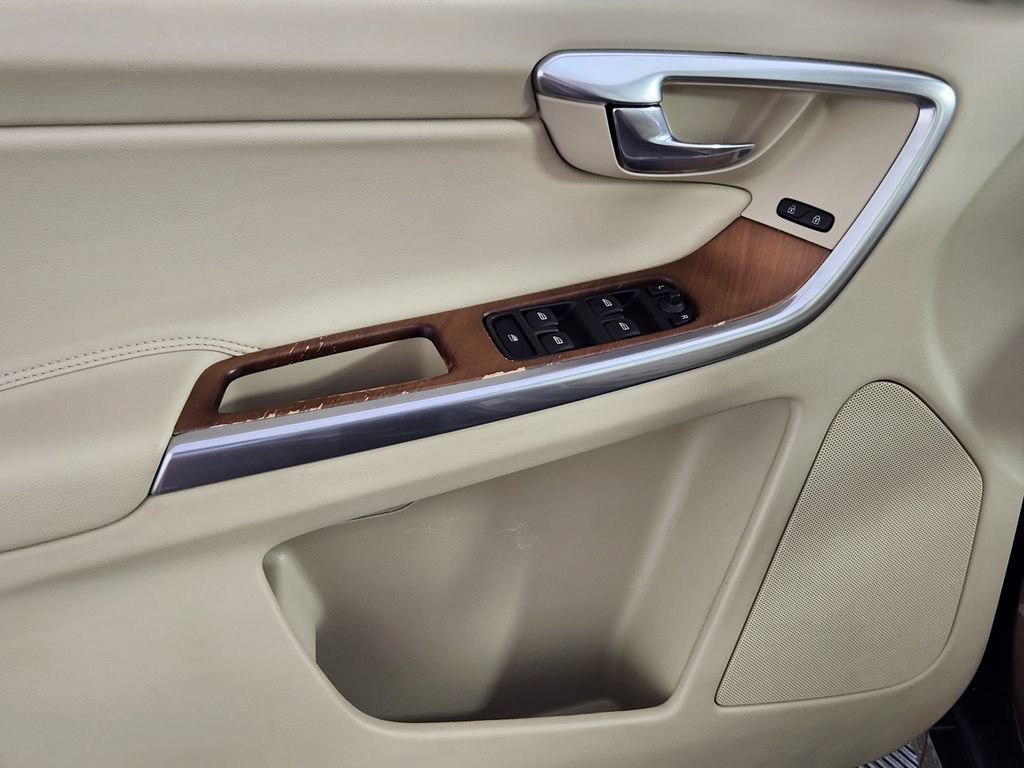 Used 2016 Volvo XC60 T5 Premier FWD image 16