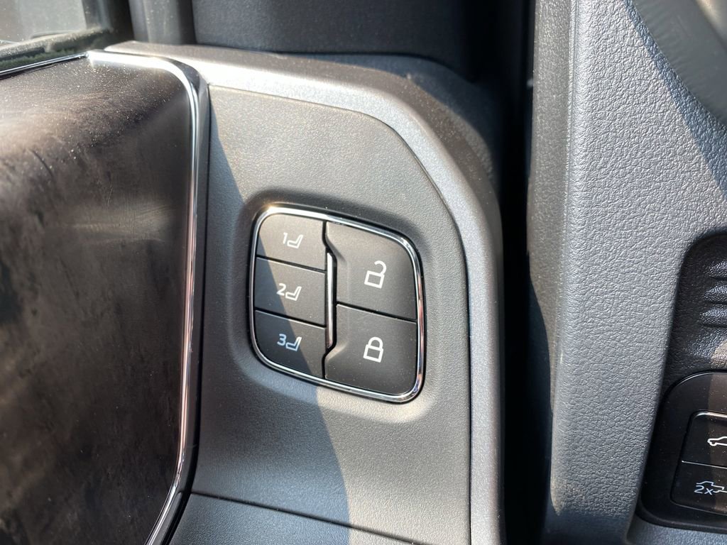 New 2025 Ford F250 Lariat w/ Lariat Ultimate Package image 12