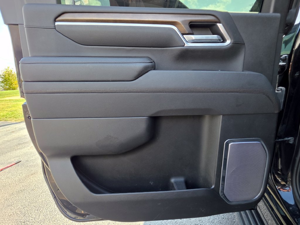 Used 2025 Chevrolet Silverado 3500 High Country w/ High Country Premium Package AWD/4WD image 23