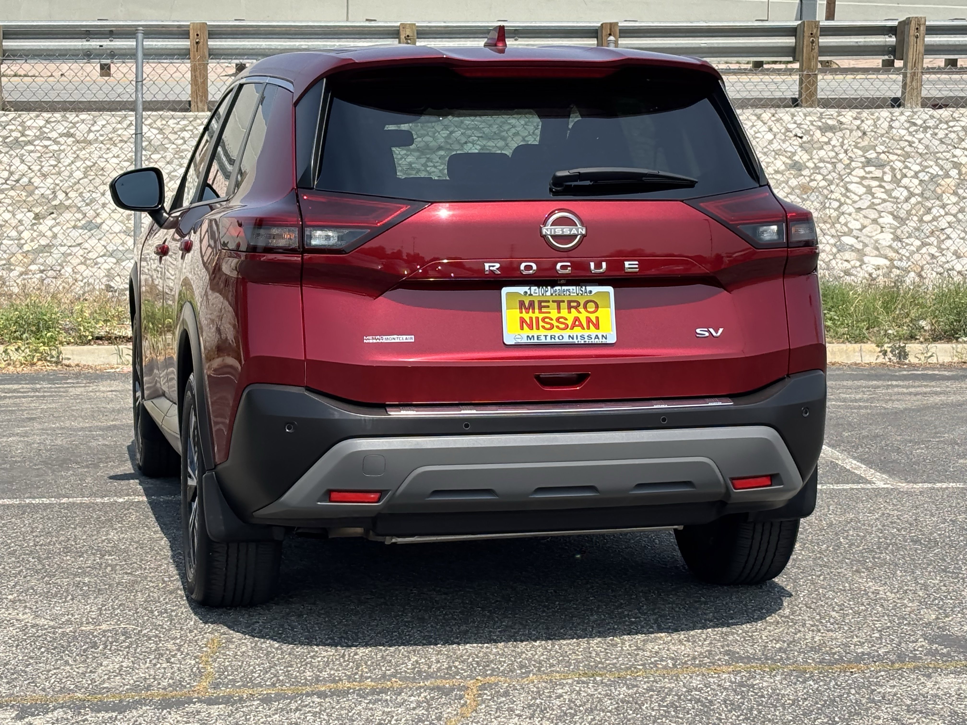Used 2023 Nissan Rogue SV image 4