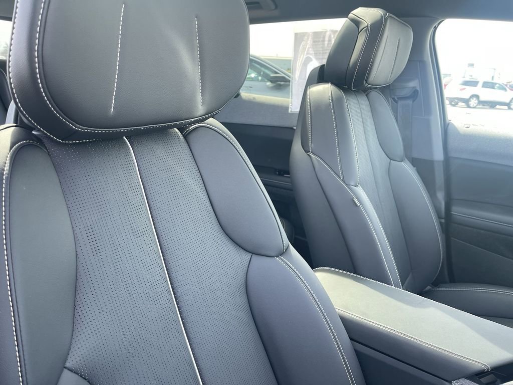 Certified 2025 Cadillac Optiq Luxury 2 w/ LPO, Floor Liner Package image 41