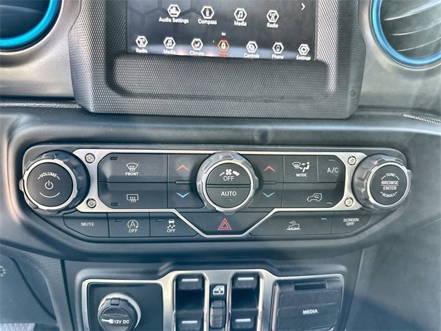 Used 2023 Jeep Gladiator Willys image 17