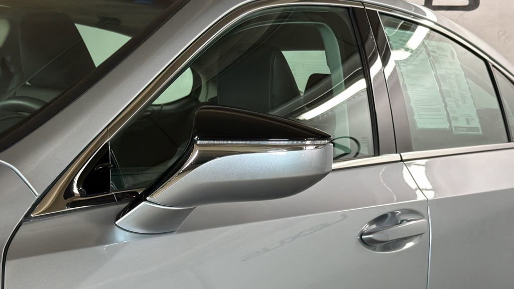 Certified 2025 Lexus ES 350 w/ Premium Package image 5