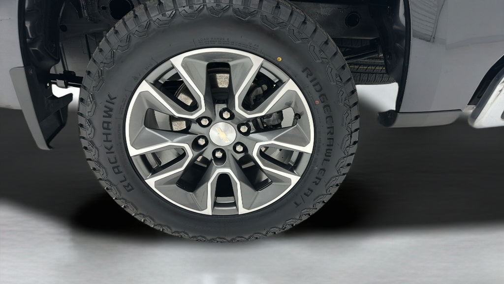 Used 2024 Chevrolet Silverado 1500 LT AWD/4WD image 11