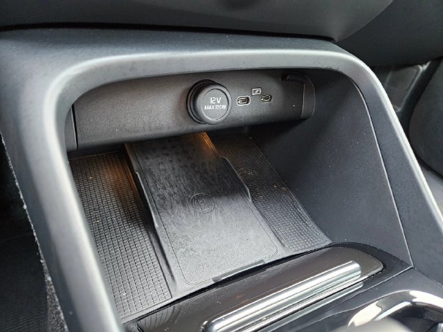 Certified 2023 Volvo C40 P8 Recharge Ultimate w/ Protection Package Premier AWD/4WD image 26