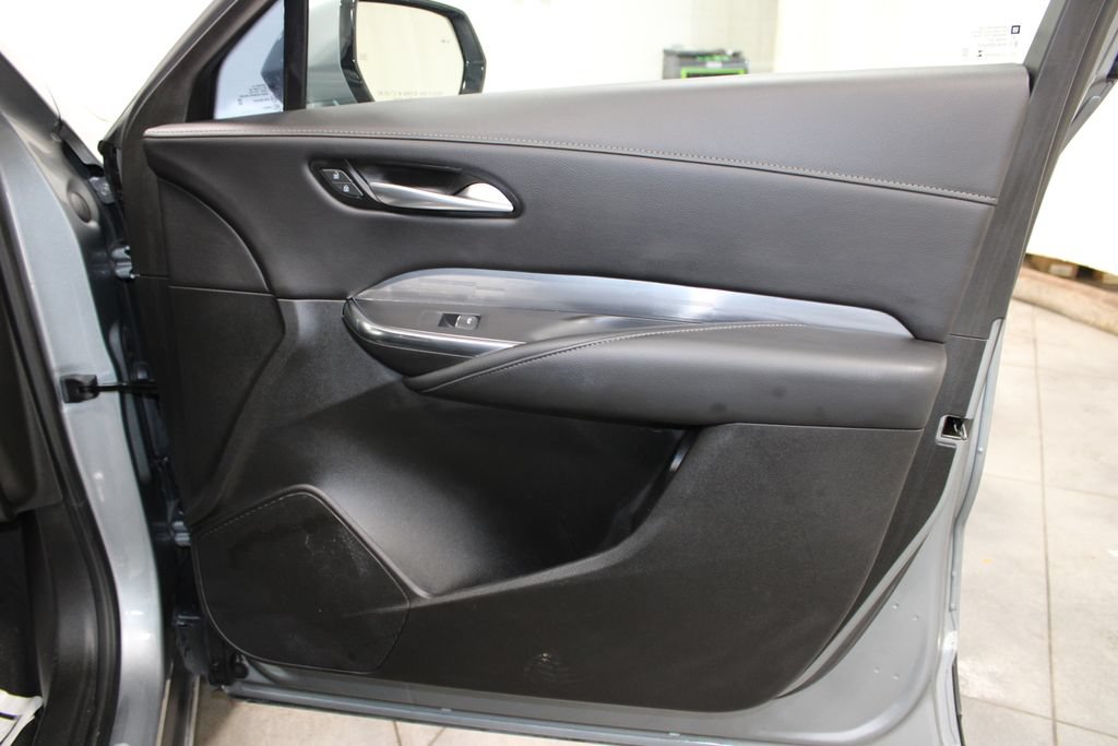 Used 2024 Cadillac XT4 Premium Luxury AWD/4WD image 37