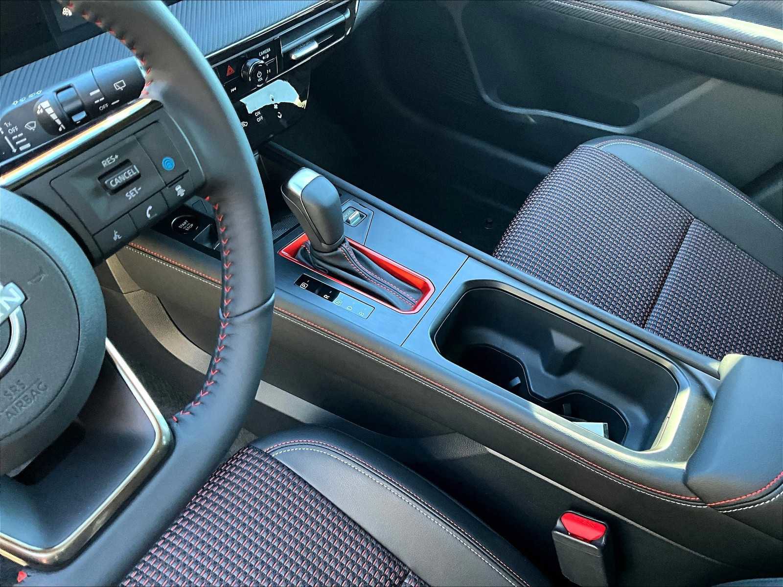 New 2025 Nissan Kicks SR image 12