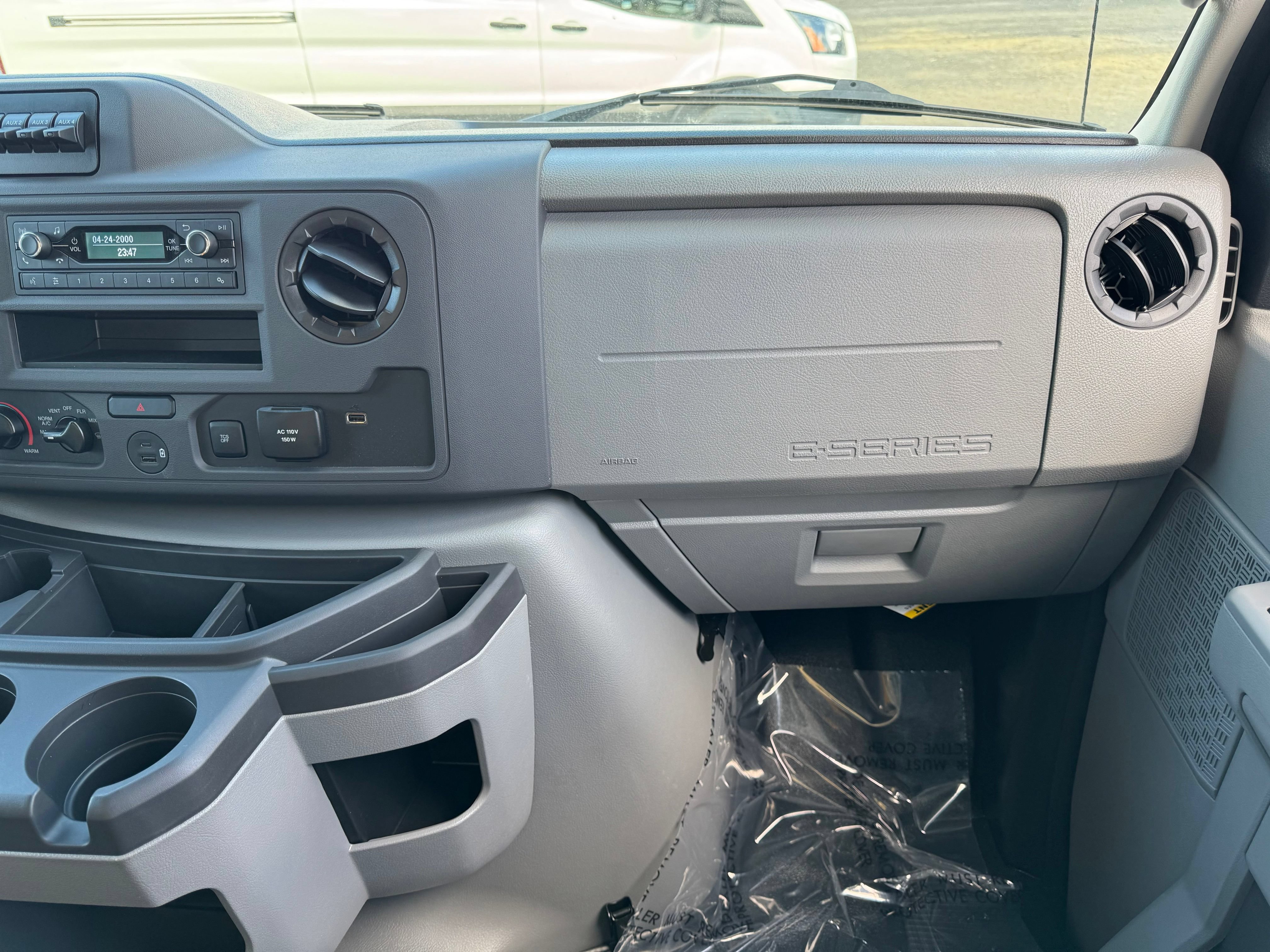 Used 2023 Ford E-450 and Econoline 450 Super Duty w/ Power Windows & Locks Group RWD image 33
