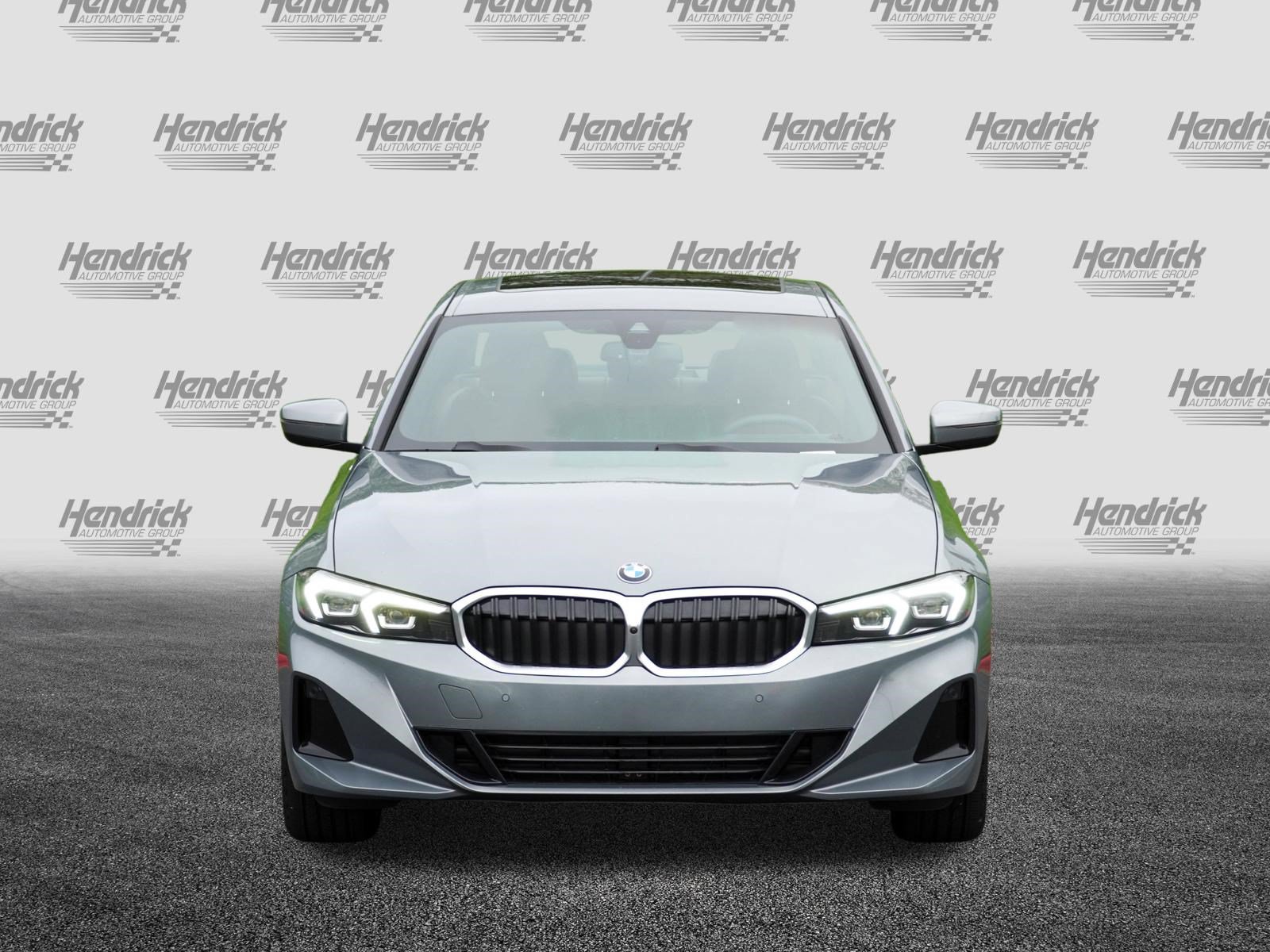 Certified 2025 BMW 330i Sedan RWD image 3