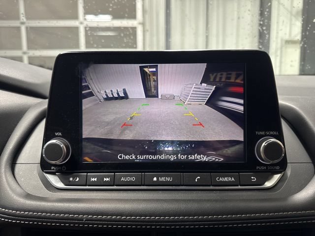 Used 2025 Nissan Rogue SV FWD image 9