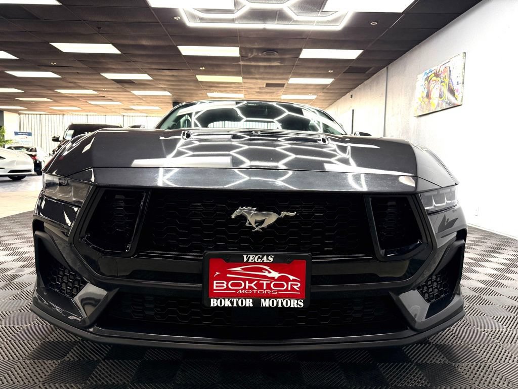Used 2024 Ford Mustang GT RWD image 3