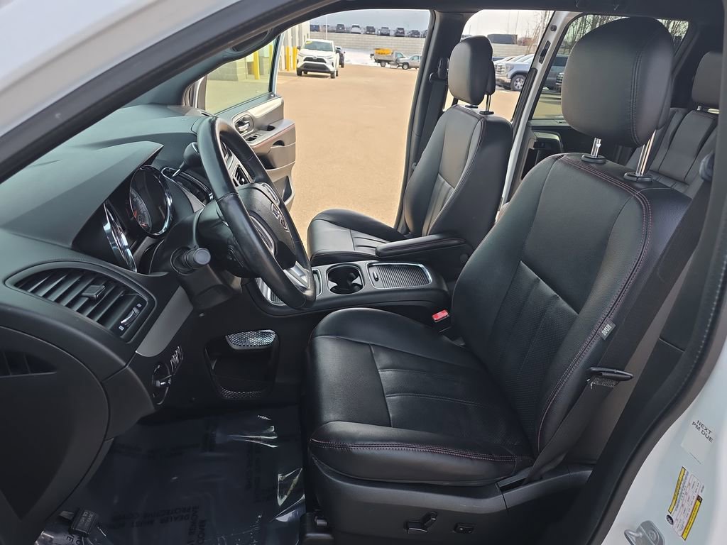 Used 2017 Dodge Grand Caravan GT image 17