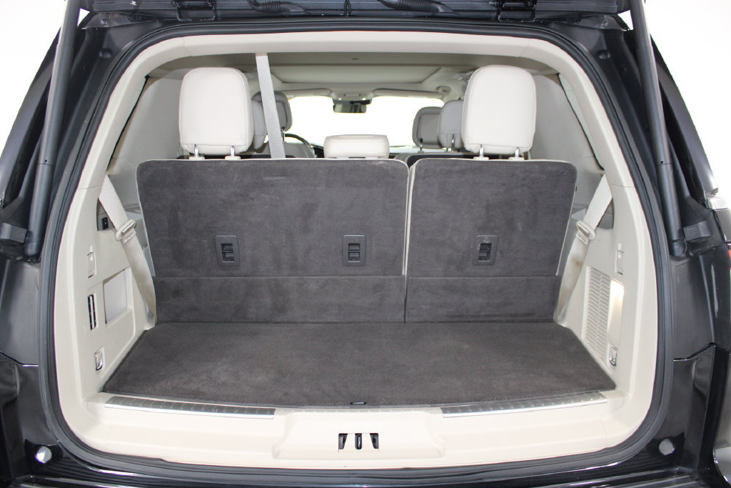 Used 2018 Lincoln Navigator Select RWD image 19