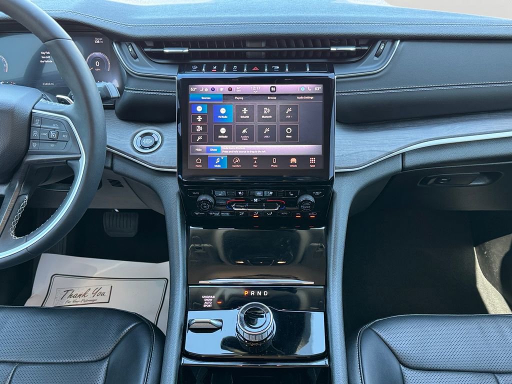 Used 2023 Jeep Grand Cherokee L Limited w/ Luxury Tech Group II image 16