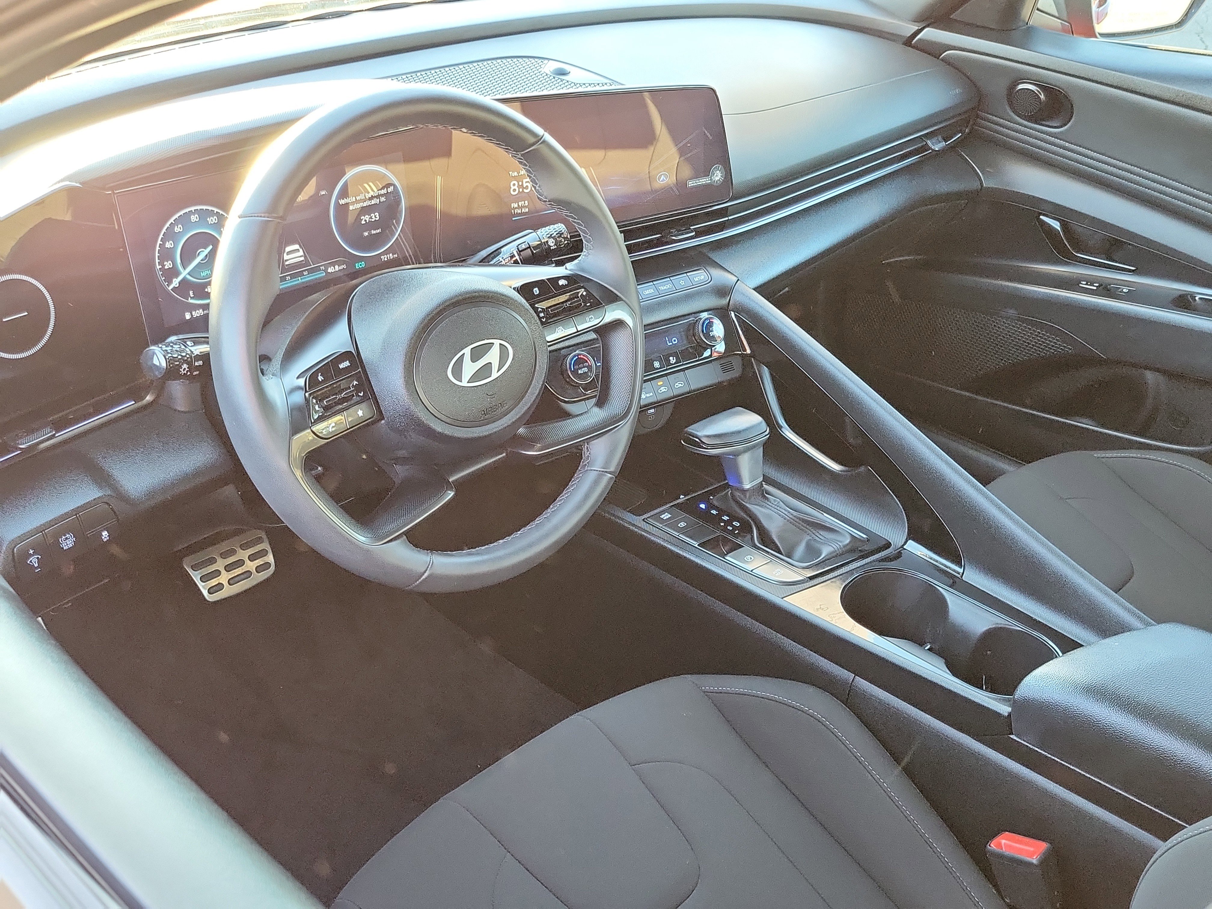 Certified 2025 Hyundai Elantra SEL image 5