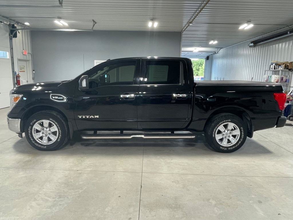 Used 2017 Nissan Titan SV AWD/4WD image 4
