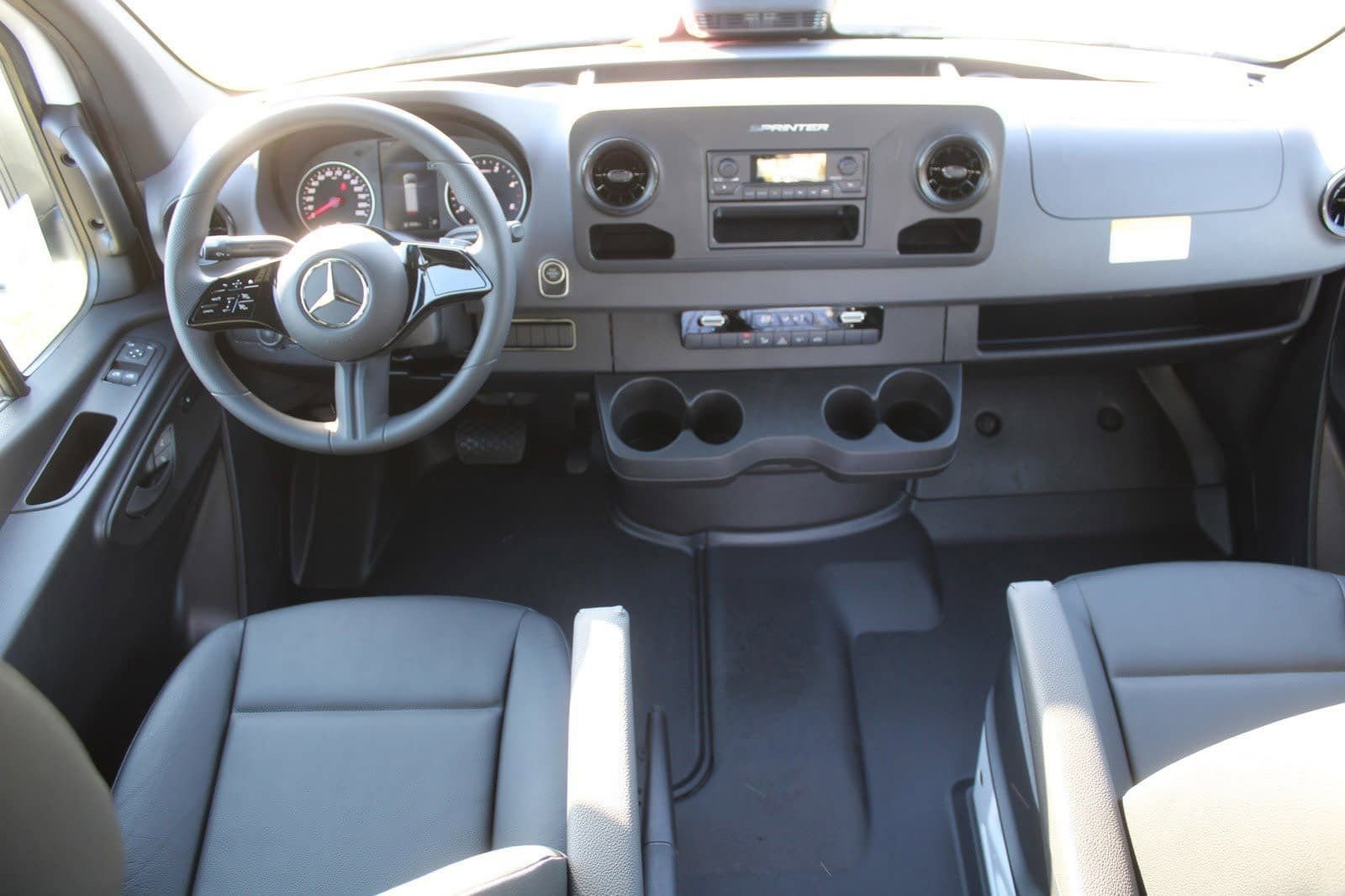 Used 2025 Mercedes-Benz Sprinter 2500 image 10