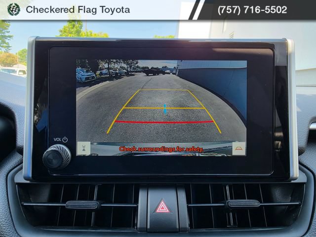 Used 2025 Toyota RAV4 XLE AWD/4WD image 19