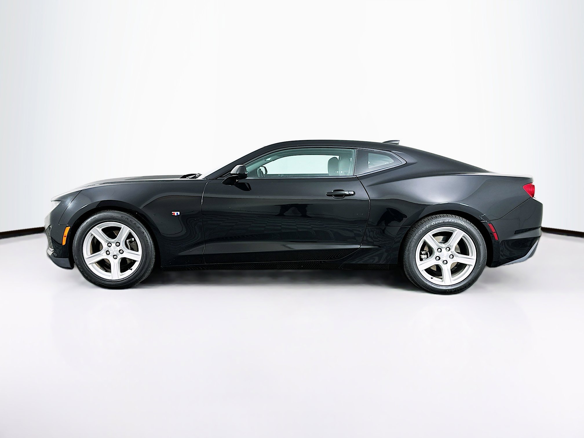 Used 2023 Chevrolet Camaro LT image 4