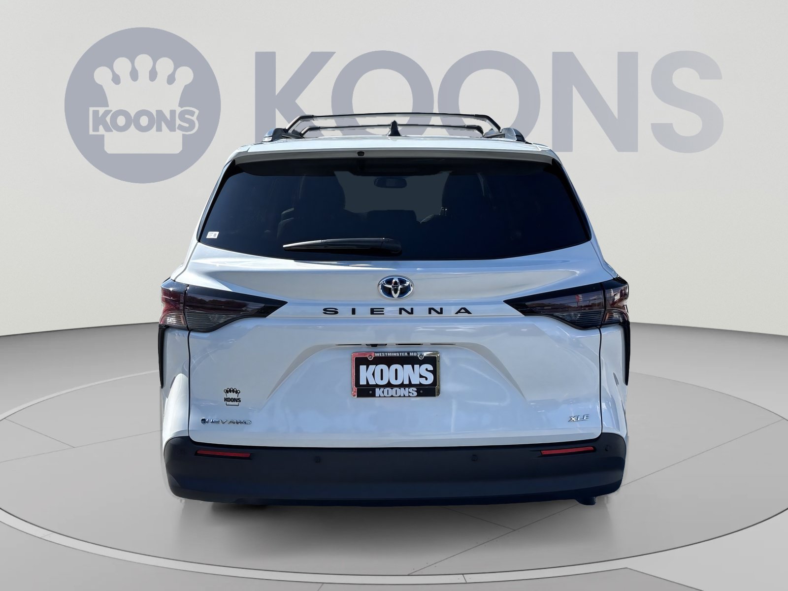 Used 2025 Toyota Sienna XLE AWD/4WD image 5