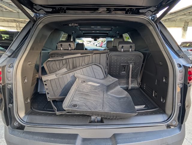 Used 2023 Chevrolet Traverse RS w/ LPO, Floor Liner Package AWD/4WD image 24