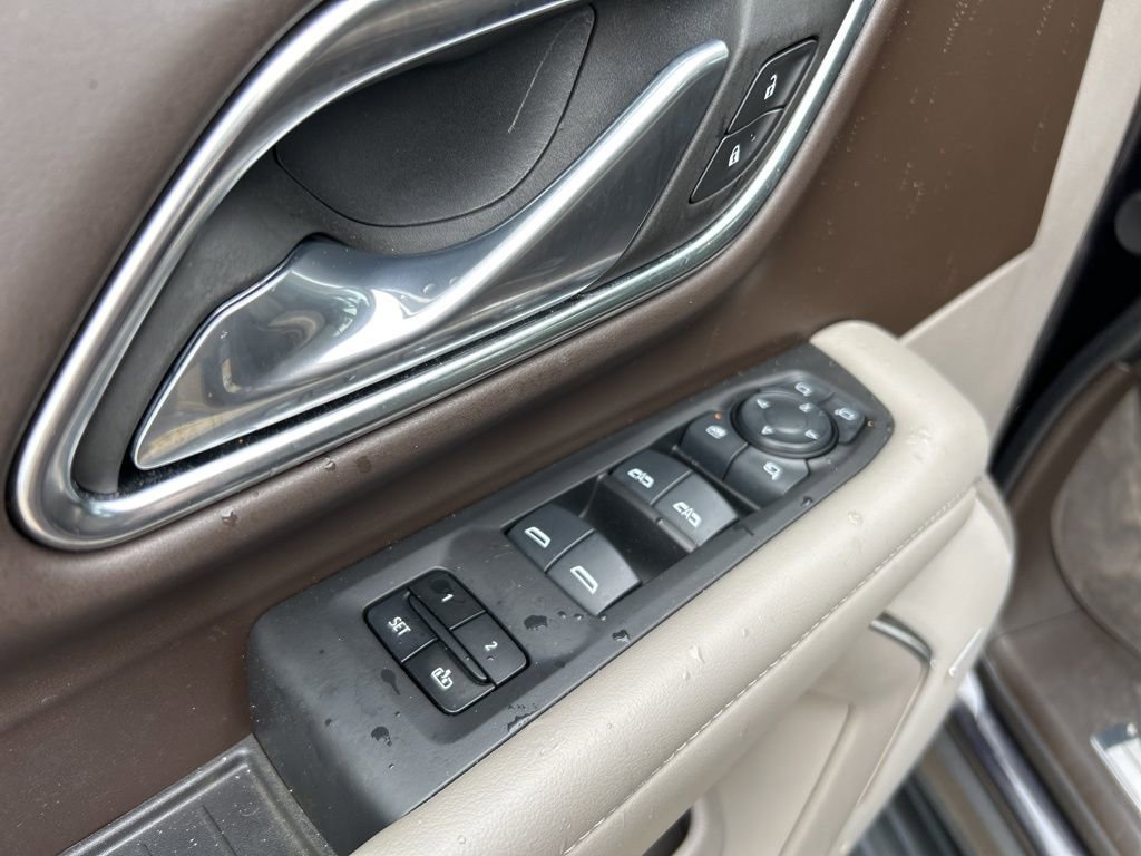 Used 2024 Chevrolet Tahoe LT w/ Luxury Package RWD image 17