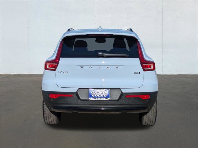 Used 2025 Volvo XC40 B5 Ultra w/ Climate Package image 4