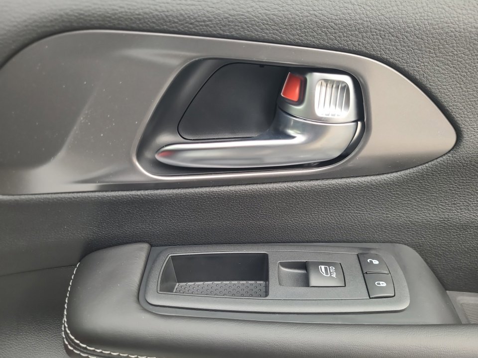 New 2026 Chrysler Pacifica Select w/ S Appearance Package image 31