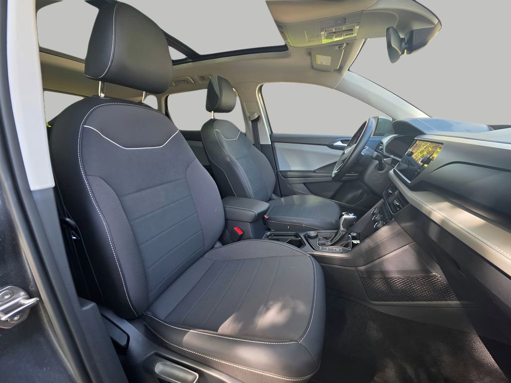 Used 2024 Volkswagen Taos SE image 12