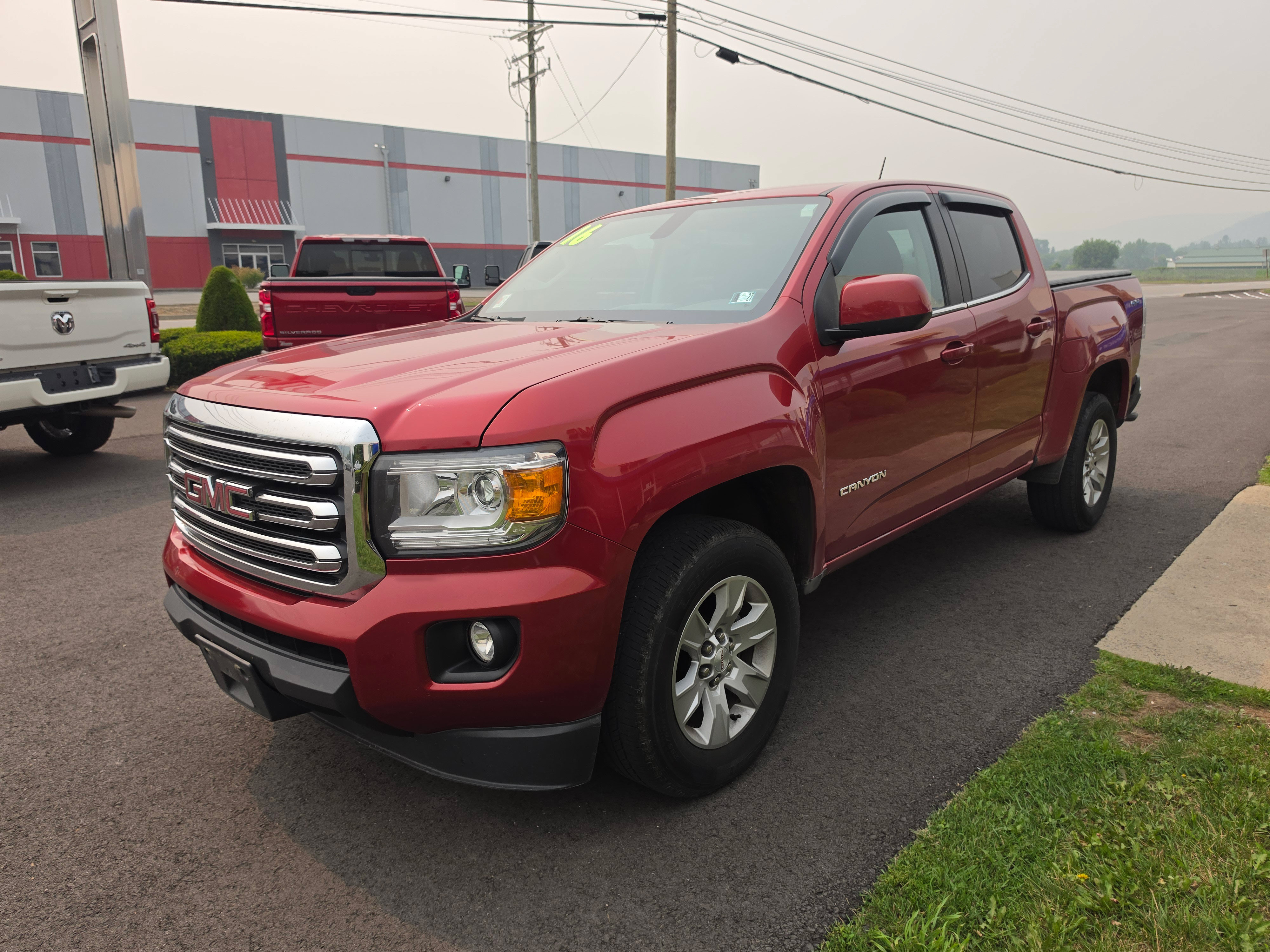 Used 2016 GMC Canyon SLE w/ SLE Convenience Package AWD/4WD image 8