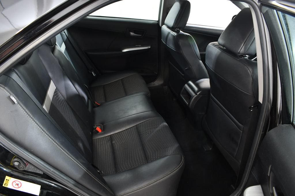 Used 2012 Toyota Camry SE FWD image 19