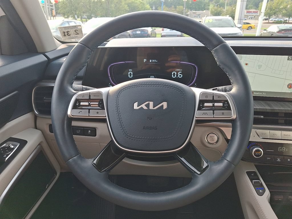 Certified 2025 Kia Telluride EX w/ EX Captain's Chair Package AWD/4WD image 22