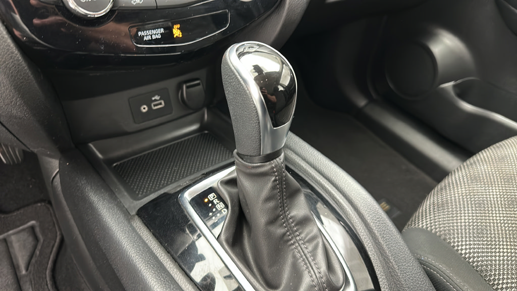 Used 2022 Nissan Rogue Sport SV AWD/4WD image 19