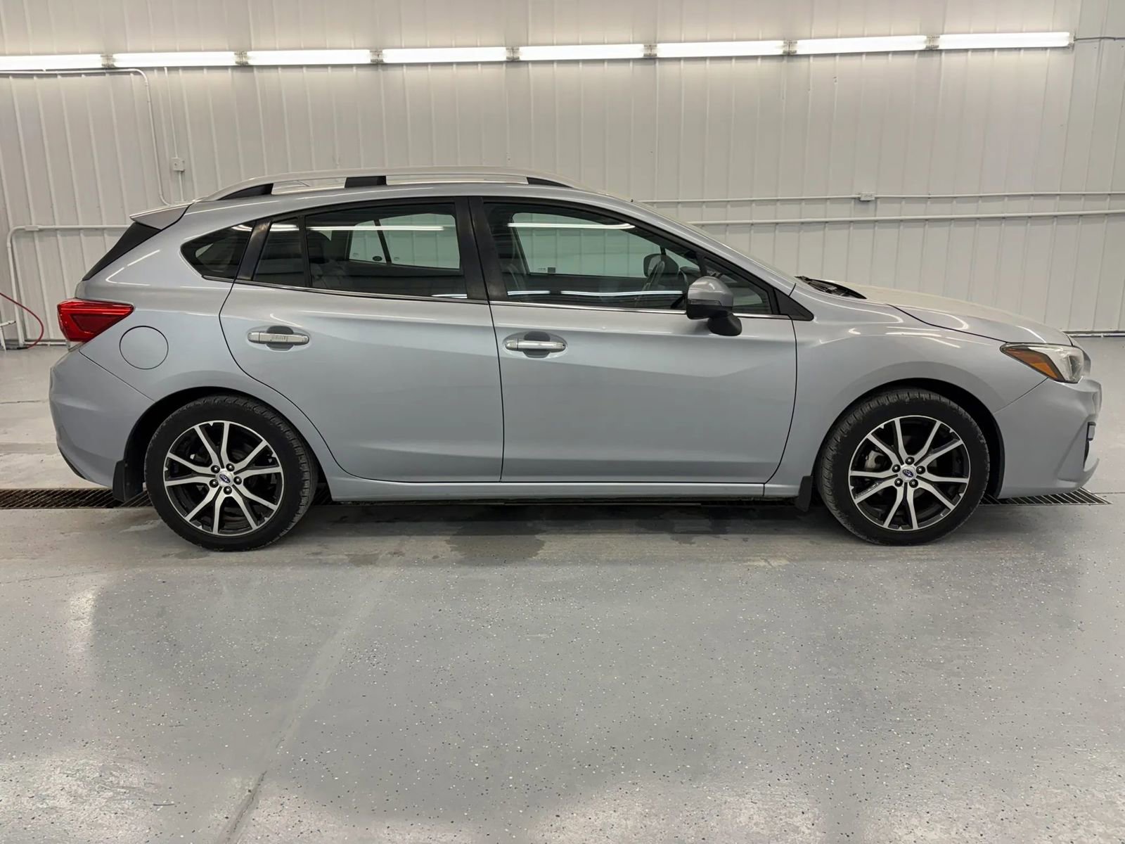 Used 2017 Subaru Impreza 2.0i Limited image 2