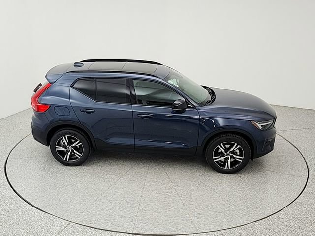 New 2026 Volvo XC40 B5 Core w/ Climate Package image 16