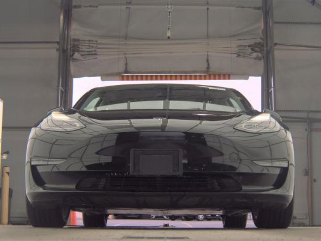 Used 2023 Tesla Model 3 Standard Range RWD image 3