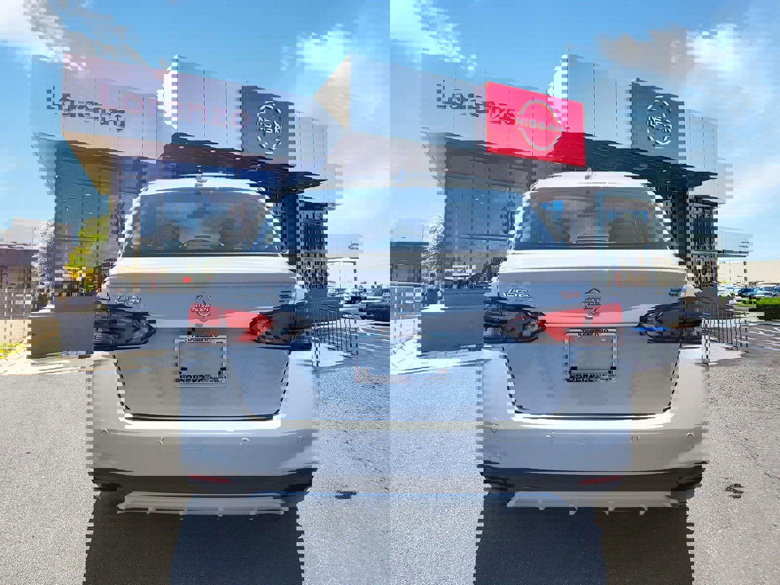 New 2025 Nissan Versa SR w/ Trunk Package image 5