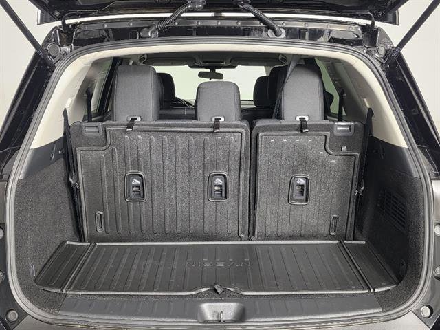 Used 2025 Nissan Pathfinder S w/ Cargo Package image 21