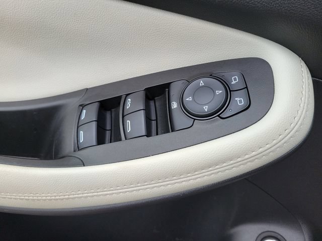 Used 2022 Buick Encore GX Select AWD/4WD image 22