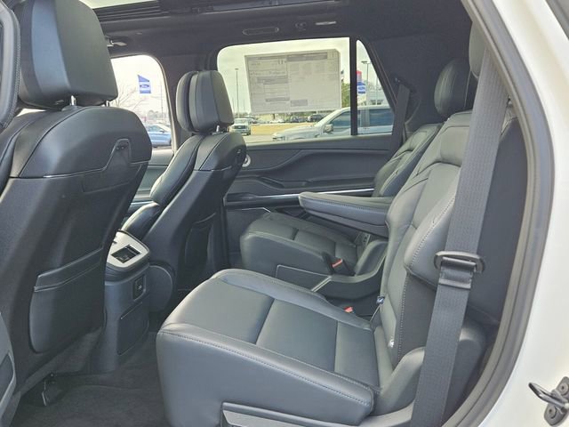 New 2025 Lincoln Navigator Reserve w/ Jet Appearance Package AWD/4WD image 12