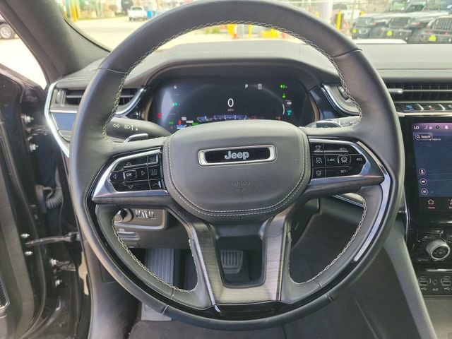 Used 2023 Jeep Grand Cherokee Overland w/ Advanced Protech Group III image 21