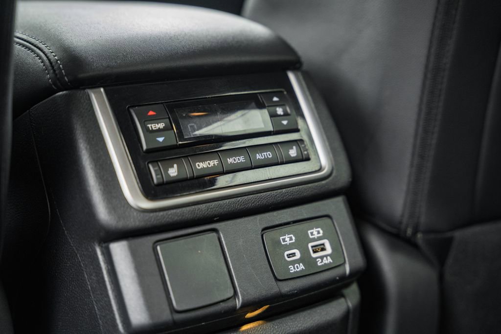 Used 2023 Subaru Ascent Limited image 32
