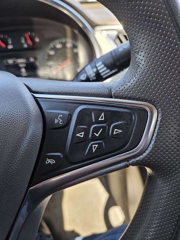 Used 2020 Chevrolet Malibu LT image 12